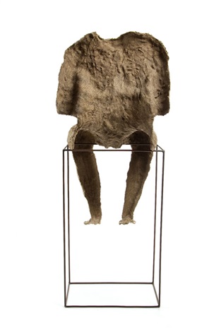 magdalena abakanowicz 12 seated figures