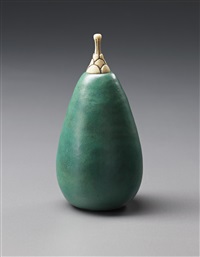 Pear-shaped bottle with carved stopper, 1920 Pear-shaped bottle with carved stopper, 1920