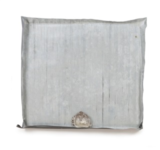 safata y grava by antoni tàpies