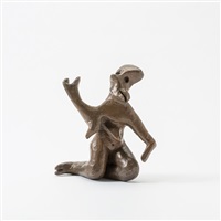 Untitled (hangfiguur van knielende vrouw)