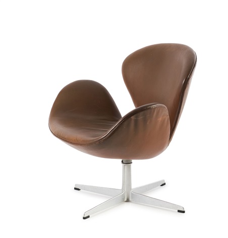 swan chair by arne jacobsen on artnet