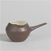 Pouring vessel