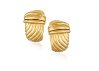 A PAIR OF GOLD EARCLIPS