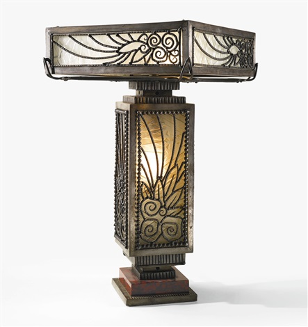 kiss table lamp