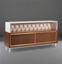 Grande credenza scultorea ad ante scorrevoli , 2000