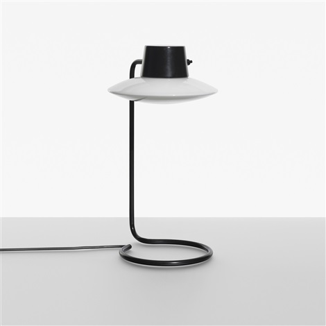 arne jacobsen desk lamp