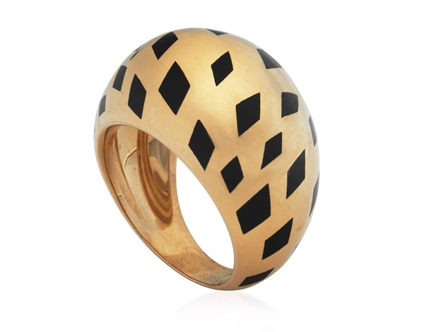 young dolph new jewelry