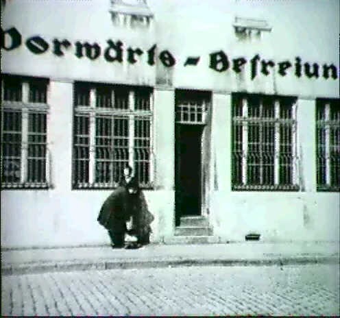 Glaswerk Ruhr Ag Vorwarts Befreiung Industrie Ruhrgebiet Arbeiter Auf Der Strasse By Else Thalemann On Artnet
