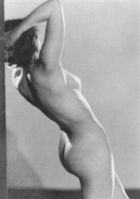 Akt, 1935–1935