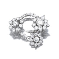 Brooch of stylised floral design