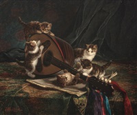 Playing kittens with lute