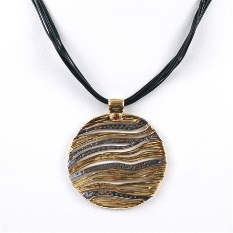 ROBERTO COIN ELEPHANT SKIN PENDANT 