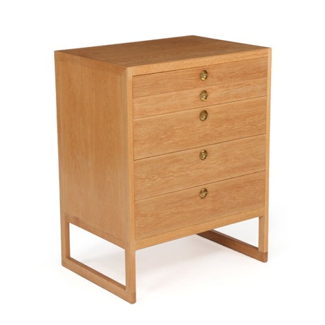 A Oak Chest Of Drawers Front With Five Drawers Round Brass