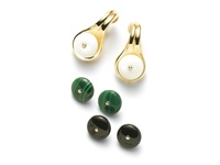 A PAIR OF EARRING
