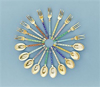 Dessert cutlery (25 forks and 21 spoons)