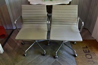 PAIR OF GROUP CHAIRS