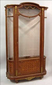 Vitrine cabinet