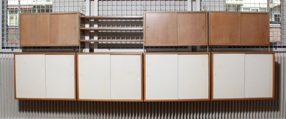 Een boekenkast systeem by NIls Nisse Strinning on artnet Een boekenkast systeem by NIls Nisse Strinning on artnet