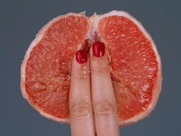 tyler-shields-grapefruit.jpg