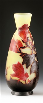 Vase mit Magnoliendekor, Frankreich, ca. 1900 Vase mit Magnoliendekor, Frankreich, ca. 1900