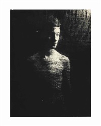 portrait à travers en drap noir by erwin blumenfeld