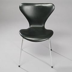 Syveren chair, model 3107 by Arne Jacobsen on artnet