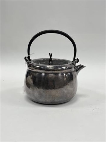 明治时期北村静香制铁包银盖银壶by Kitamura Seiko on artnet