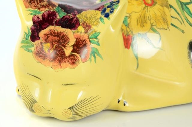 PIERO FORNASETTI SLEEPING CERAMIC CAT DECORATED WITH A COLOURFUL PRINT ...
