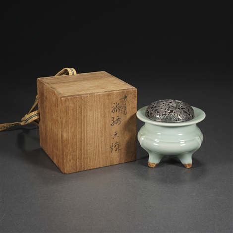 超安い 明治1868-1912·初代诹访苏山作青釉银盖香炉by Suwa Sozan I on 工芸品