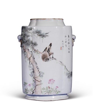 浅绛彩花鸟人物纹海棠形瓶by Yu Ziming on artnet