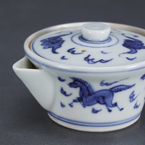 昭和1926-1989·四代三浦竹泉作青花飞马纹茶具一套六件by Miura