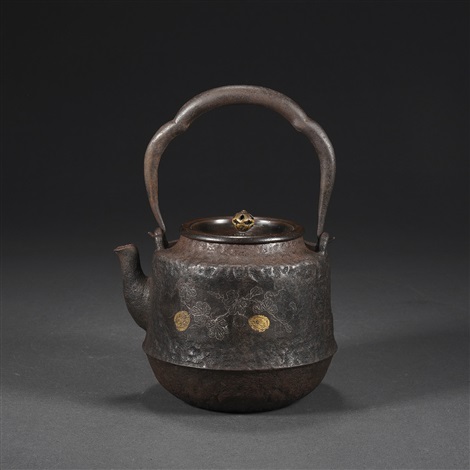 明治1868-1912·龙文堂造错金银三弯把铁壶by Ryubundo (Co.) on