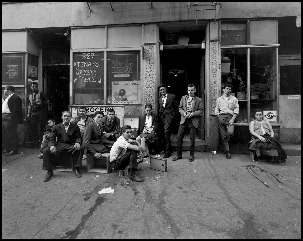 bruce-davidson-east-100th-