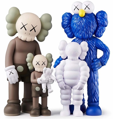 KAWS FAMILY set of 2 works brown grey KAWS Family companion